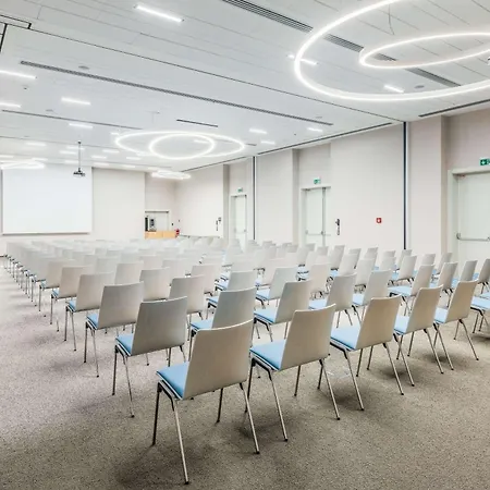 Park By Radisson Danube Отель