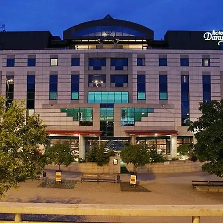 Park By Radisson Danube Отель Братислава