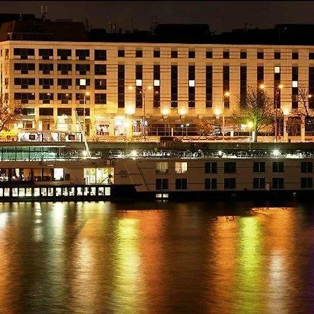 Park By Radisson Danube Отель