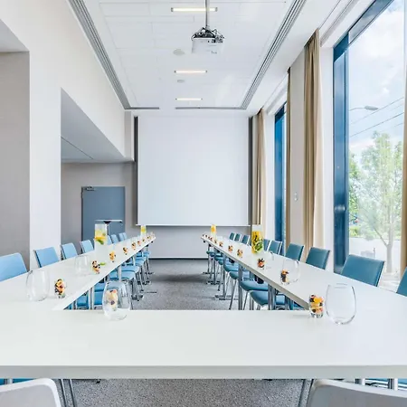 Отель Park By Radisson Danube Братислава