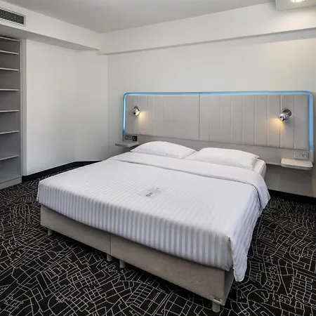 Park By Radisson Danube Hotel 4*