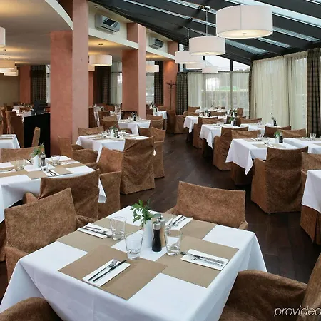 Park By Radisson Danube Hotel 4*