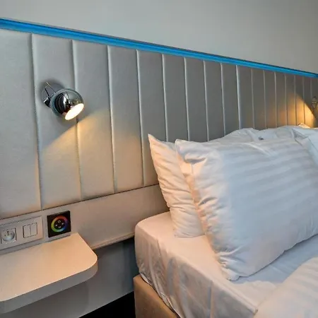 Park By Radisson Danube Отель 4*