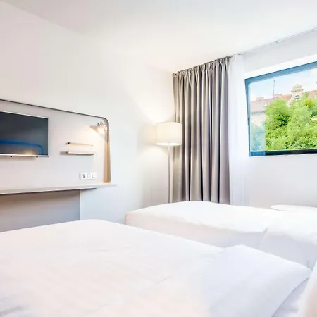 ホテル Park By Radisson Danube 4*