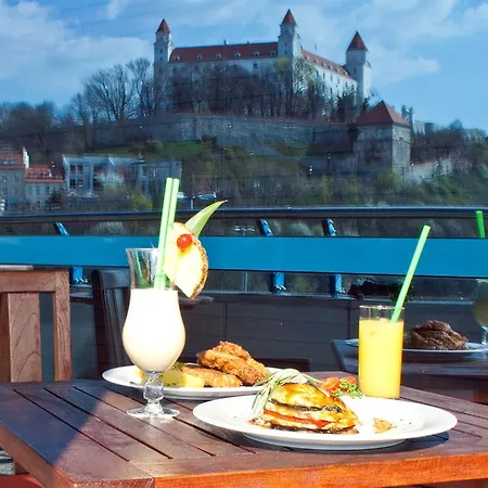 Park By Radisson Danube Hotel 4*