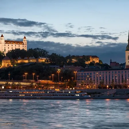 布拉迪斯拉发多瑙河丽柏酒店 酒店